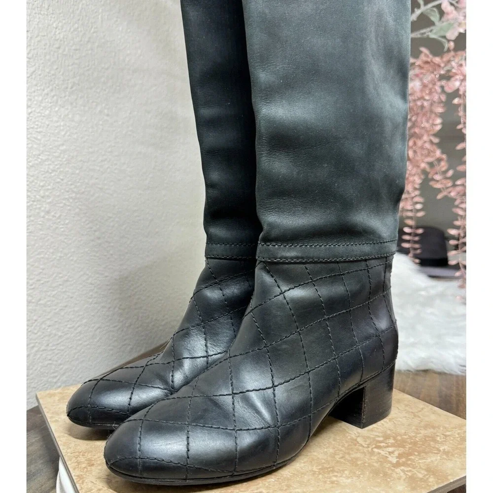 Chanel Boots Womens 8.5 Quilted Genuine Calfskin Leather Riding Knee High G29389